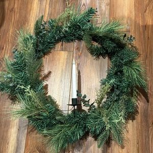 Wondershop wreath